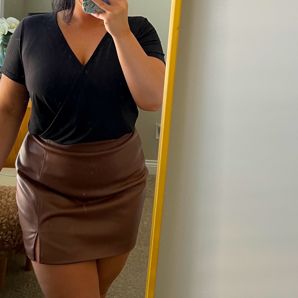 Brown Hollister Leather Skirt 🤎✨